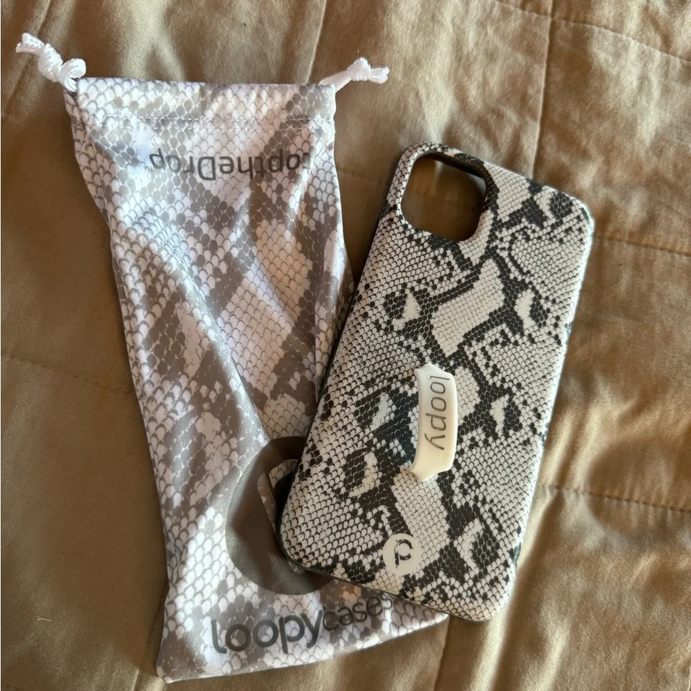 11 pro max snakeskin loopy case with bag